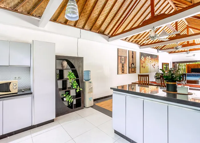 A B C 8br Private Pool And Kitchen Legian Villa