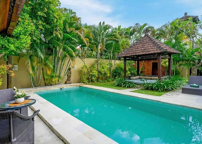 A B C 8br Private Pool And Kitchen Legian