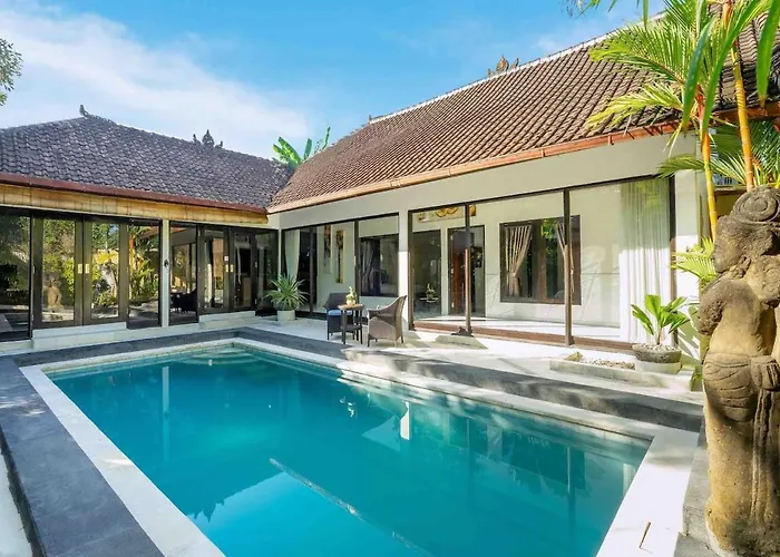 A B C 8br Private Pool And Kitchen Legian
