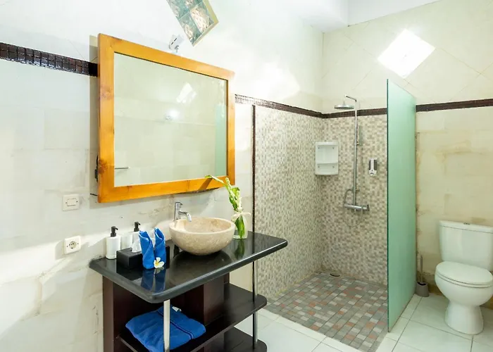 A B C 8br Private Pool And Kitchen Legian