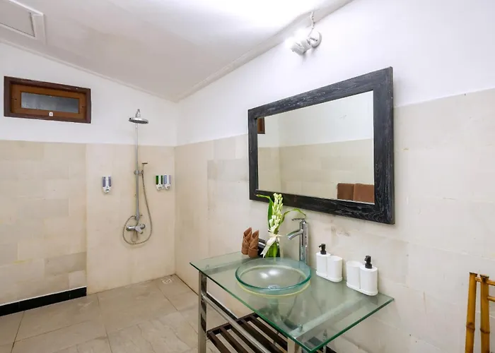 A B C 8br Private Pool And Kitchen Legian Villa *