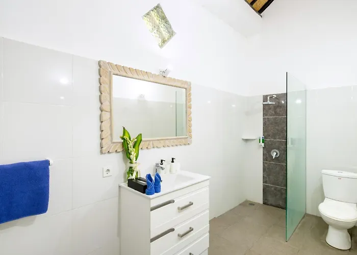 Villa A B C 8br Private Pool And Kitchen Legian