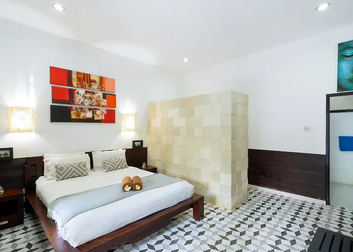 A B C 8br Private Pool And Kitchen Legian