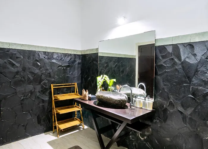 A B C 8br Private Pool And Kitchen Legian Villa *